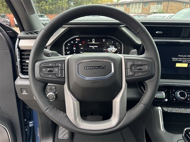 GMC Sierra 1500 Vehicle Full-screen Gallery Image 14