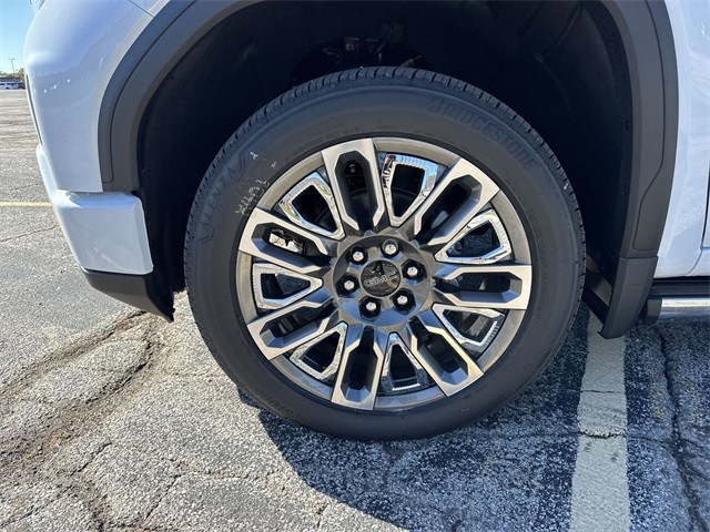 GMC Sierra 1500 Vehicle Full-screen Gallery Image 10