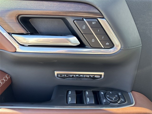 GMC Sierra 1500 Vehicle Full-screen Gallery Image 13