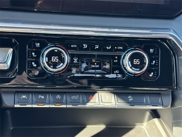 GMC Sierra 1500 Vehicle Full-screen Gallery Image 19