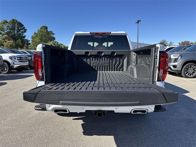 GMC Sierra 1500 Vehicle Full-screen Gallery Image 24