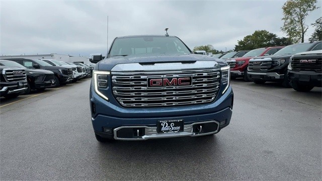 GMC Sierra 1500 Vehicle Full-screen Gallery Image 03