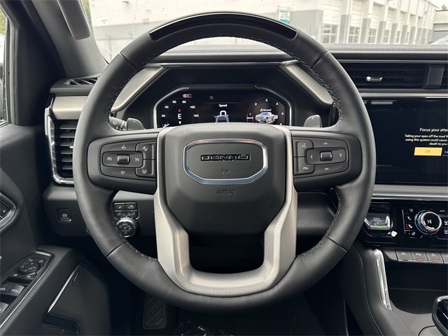 GMC Sierra 1500 Vehicle Full-screen Gallery Image 14