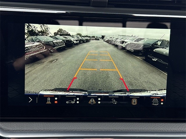 GMC Sierra 1500 Vehicle Full-screen Gallery Image 17