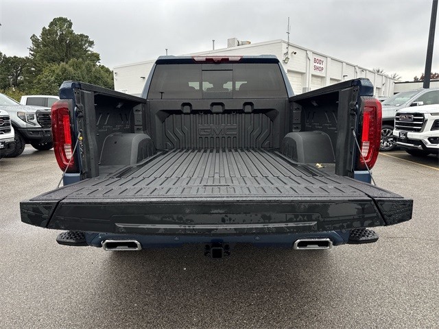 GMC Sierra 1500 Vehicle Full-screen Gallery Image 24