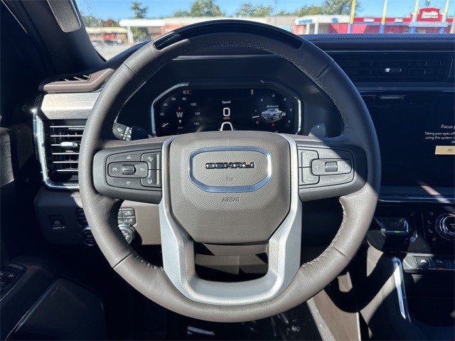 GMC Sierra 1500 Vehicle Full-screen Gallery Image 14