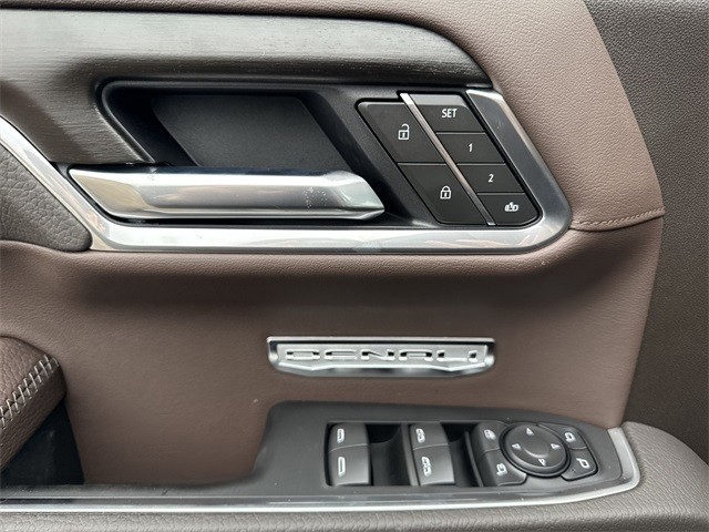 GMC Sierra 1500 Vehicle Full-screen Gallery Image 13