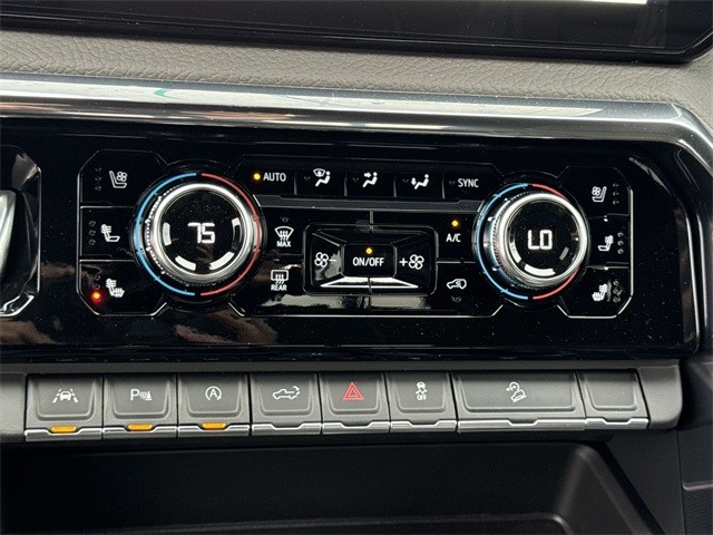 GMC Sierra 1500 Vehicle Full-screen Gallery Image 19