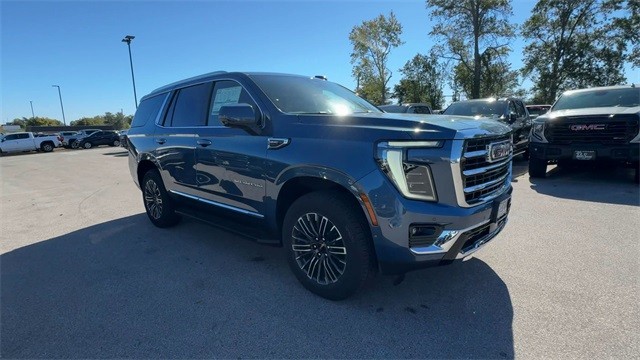 GMC Yukon Vehicle Full-screen Gallery Image 02