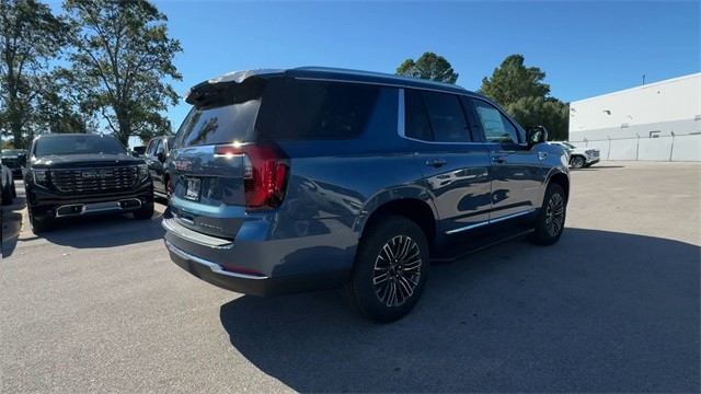 GMC Yukon Vehicle Full-screen Gallery Image 08