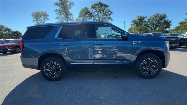 GMC Yukon Vehicle Full-screen Gallery Image 09