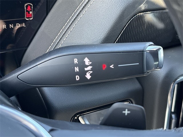 GMC Yukon Vehicle Full-screen Gallery Image 20