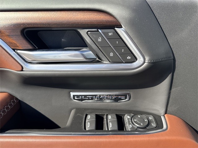 GMC Sierra 1500 Vehicle Full-screen Gallery Image 13