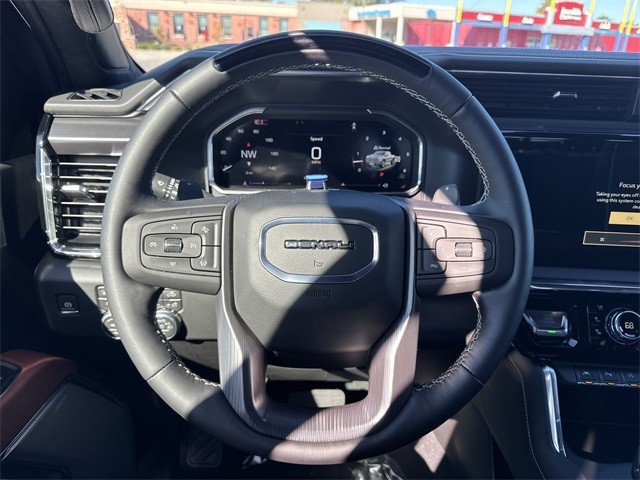 GMC Sierra 1500 Vehicle Full-screen Gallery Image 14