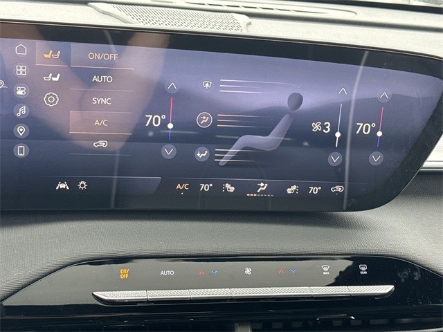 Buick Enclave Vehicle Full-screen Gallery Image 19