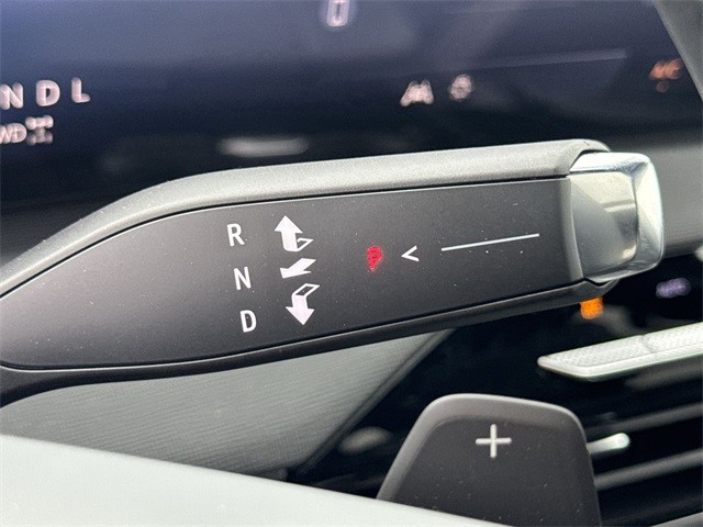 Buick Enclave Vehicle Full-screen Gallery Image 20