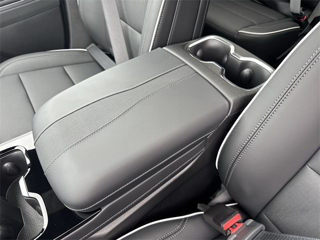 Buick Enclave Vehicle Full-screen Gallery Image 21