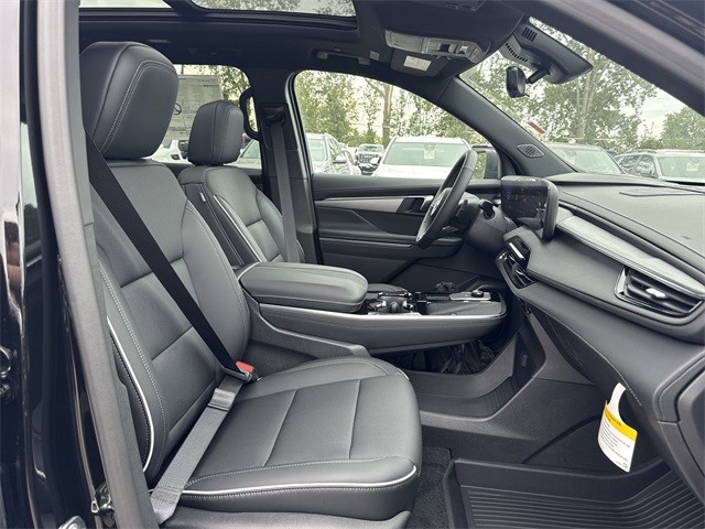 Buick Enclave Vehicle Full-screen Gallery Image 26