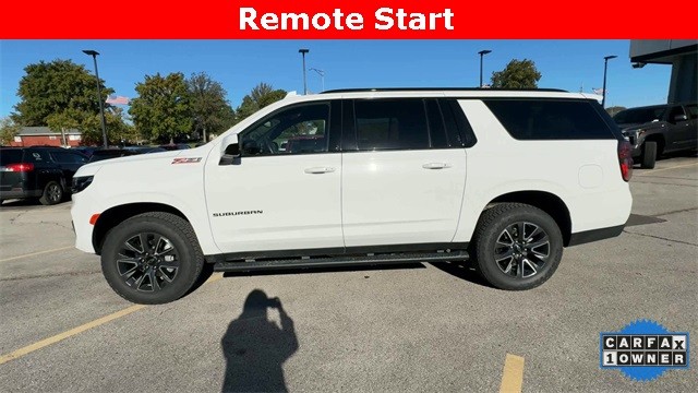 Chevrolet Suburban Vehicle Full-screen Gallery Image 06