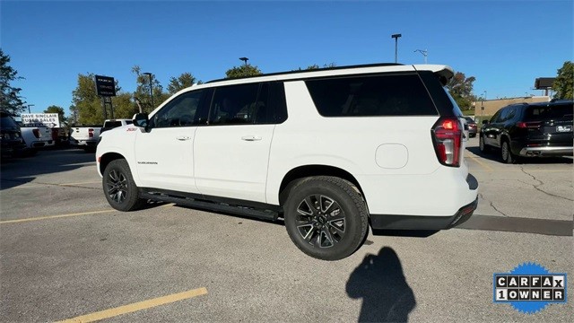 Chevrolet Suburban Vehicle Full-screen Gallery Image 07