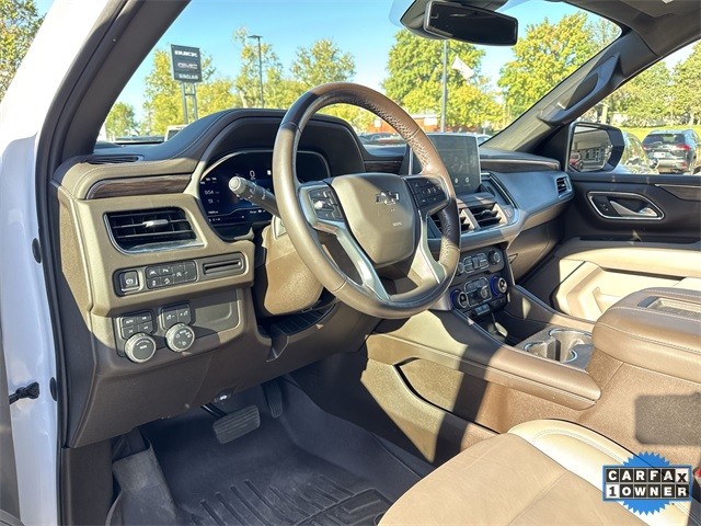 Chevrolet Suburban Vehicle Full-screen Gallery Image 13