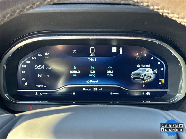 Chevrolet Suburban Vehicle Full-screen Gallery Image 15