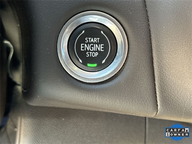 Chevrolet Suburban Vehicle Full-screen Gallery Image 20