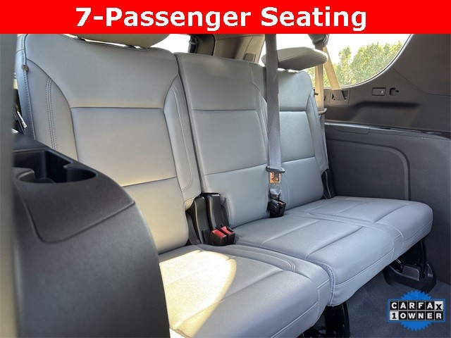 Chevrolet Suburban Vehicle Full-screen Gallery Image 30