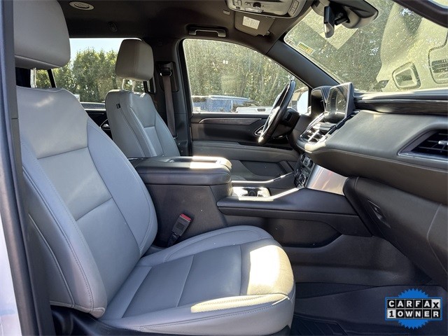 Chevrolet Suburban Vehicle Full-screen Gallery Image 31