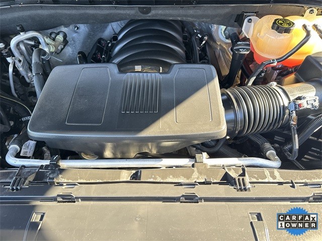 Chevrolet Suburban Vehicle Full-screen Gallery Image 33