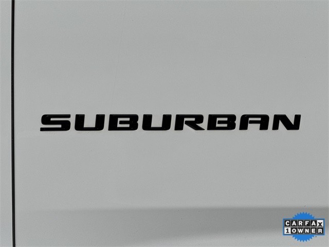 Chevrolet Suburban Vehicle Full-screen Gallery Image 35