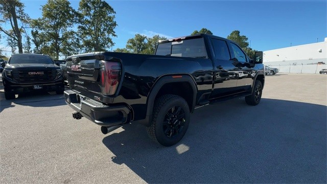 GMC Sierra 2500HD Vehicle Full-screen Gallery Image 08