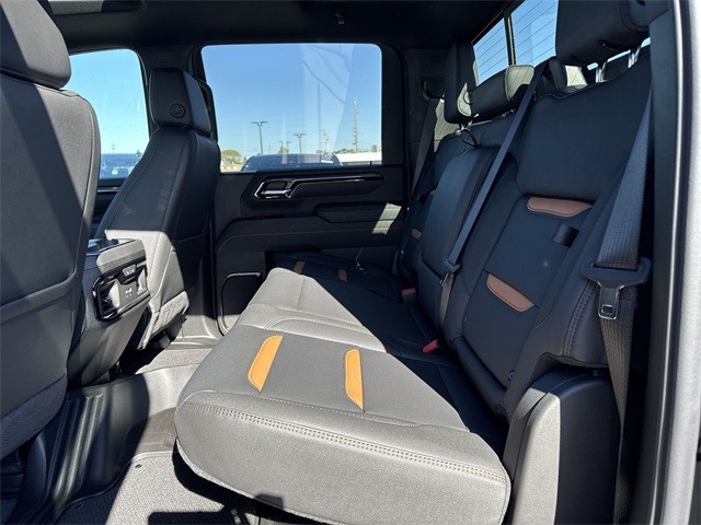 GMC Sierra 2500HD Vehicle Full-screen Gallery Image 23