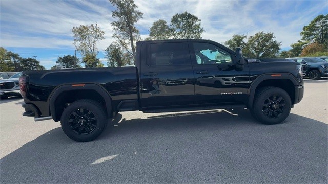 GMC Sierra 2500HD Vehicle Full-screen Gallery Image 09