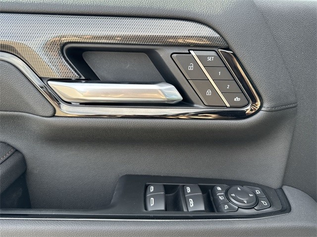 GMC Sierra 2500HD Vehicle Full-screen Gallery Image 13