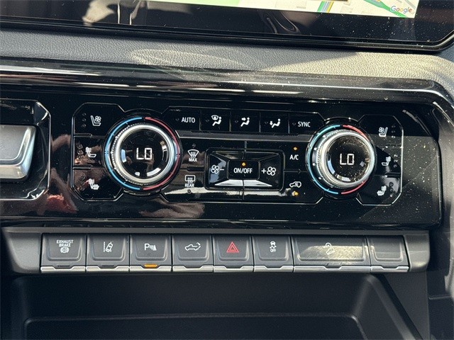 GMC Sierra 2500HD Vehicle Full-screen Gallery Image 19