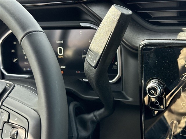 GMC Sierra 2500HD Vehicle Full-screen Gallery Image 20