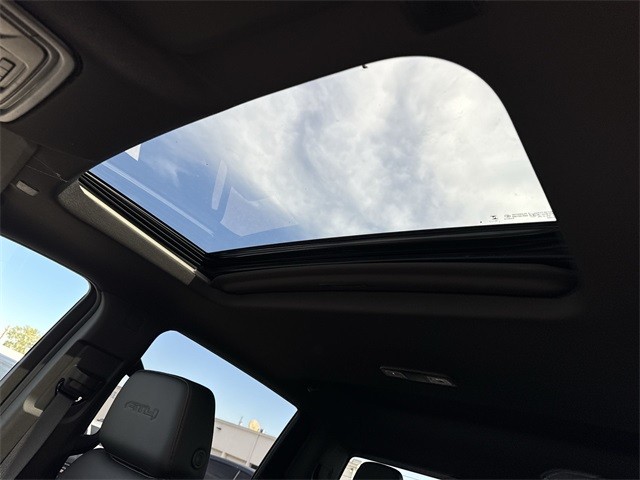 GMC Sierra 2500HD Vehicle Full-screen Gallery Image 22