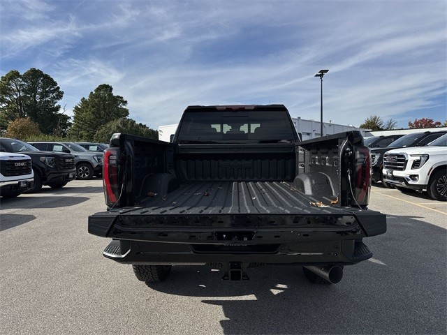 GMC Sierra 2500HD Vehicle Full-screen Gallery Image 24