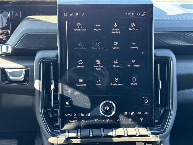 GMC Yukon Vehicle Full-screen Gallery Image 16