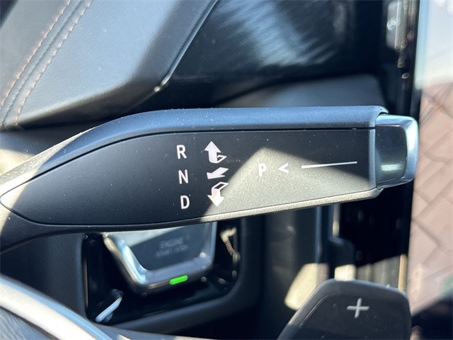 GMC Yukon Vehicle Full-screen Gallery Image 20