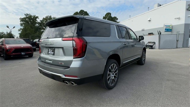 GMC Yukon XL Vehicle Full-screen Gallery Image 08