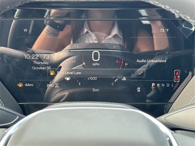 GMC Yukon XL Vehicle Full-screen Gallery Image 15