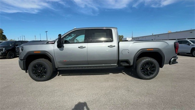 GMC Sierra 2500HD Vehicle Full-screen Gallery Image 05