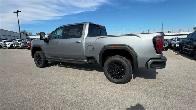 GMC Sierra 2500HD Vehicle Full-screen Gallery Image 06