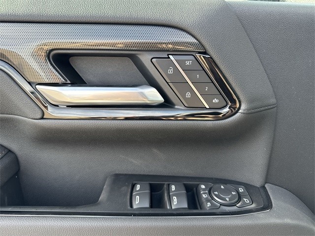 GMC Sierra 2500HD Vehicle Full-screen Gallery Image 13