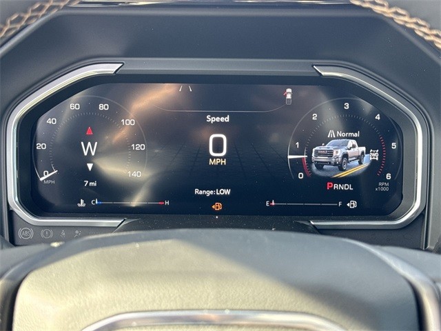 GMC Sierra 2500HD Vehicle Full-screen Gallery Image 15