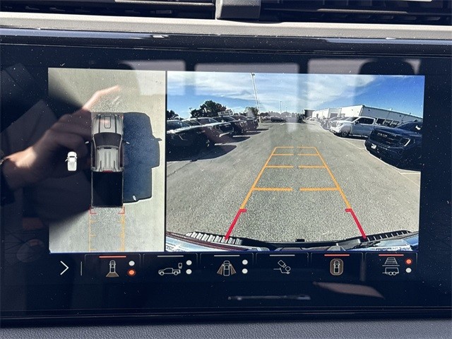 GMC Sierra 2500HD Vehicle Full-screen Gallery Image 17