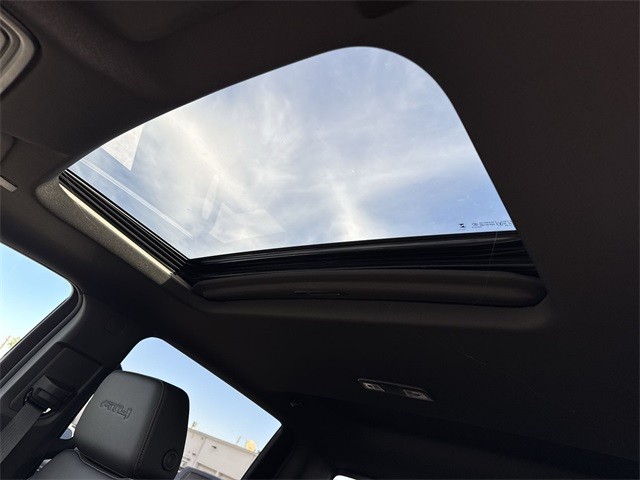 GMC Sierra 2500HD Vehicle Full-screen Gallery Image 22