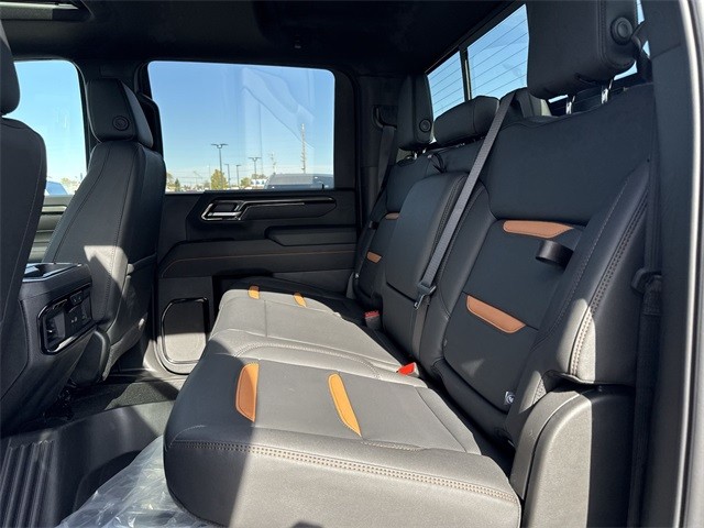 GMC Sierra 2500HD Vehicle Full-screen Gallery Image 23